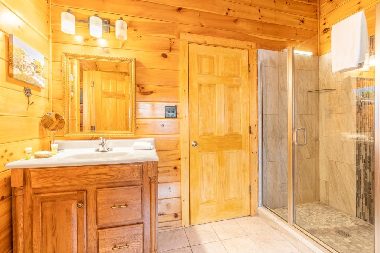 Comfort Cabin Bearway To Heaven W Private Hot Tub Pigeon Forge Exterior foto